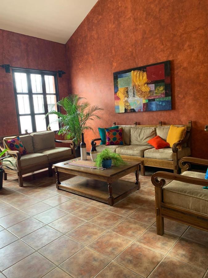 Casona Del Conquistador Antigua Bagian luar foto