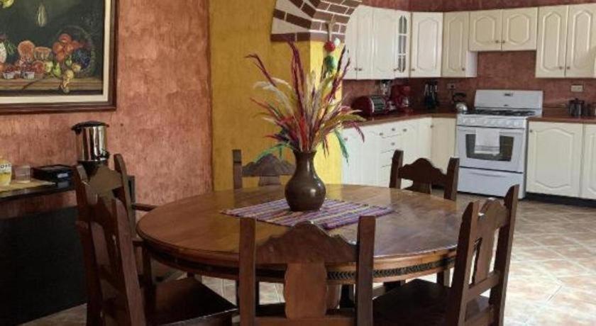 Casona Del Conquistador Antigua Bagian luar foto